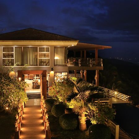 The Oriental Luxury Suites Alfonso Экстерьер фото